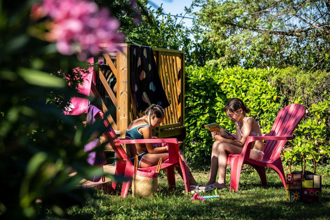 Charmant Camping Familiale 3 Etoiles Vue 360 Plage Piscine A Debordement Empl Xxl Labeaume Exterior foto