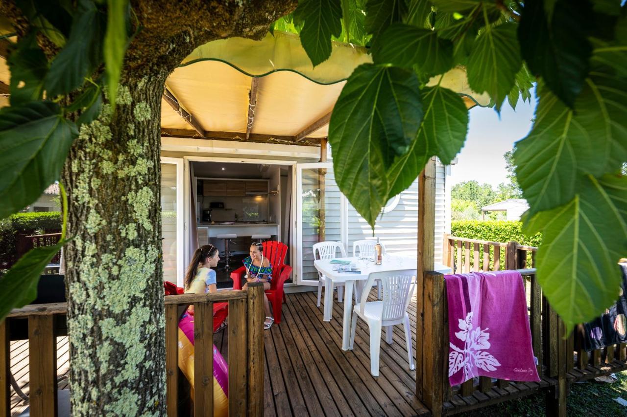 Charmant Camping Familiale 3 Etoiles Vue 360 Plage Piscine A Debordement Empl Xxl Labeaume Exterior foto